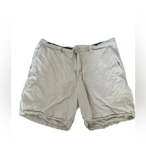 Columbia Sportswear 8" Inseam Tan Cotton Shorts Men's 34 - Picture 1 of 9